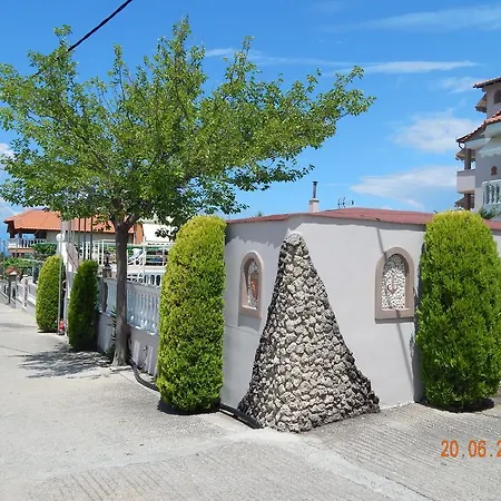 Ξενοδοχείο με διαμερίσματα Villa Mary 1 *
